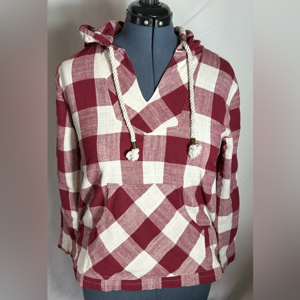 Ladies Size Small Pullover